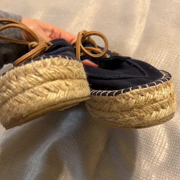 Tory Burch sz 6 preowned - Picture 4 of 5